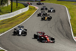 Sebastian Vettel, Ferrari SF70H, Felipe Massa, Williams FW40, Nico Hulkenberg, Renault Sport F1 Team