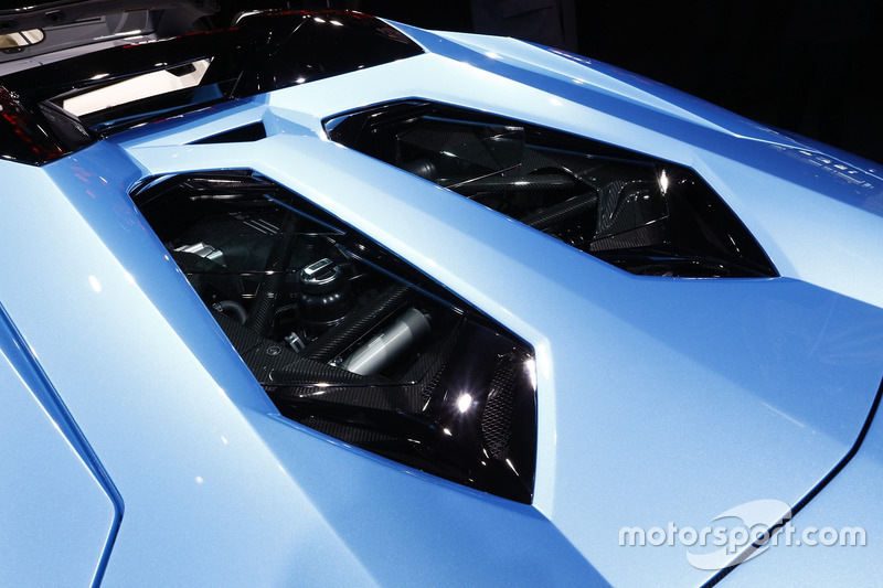 Lamborghini Aventador S Roadster