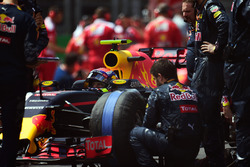 Max Verstappen, Red Bull Racing RB12 op de grid