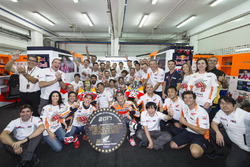 MotoGP-Weltmeister 2017: Marc Marquez, Repsol Honda Team, mit Dani Pedrosa, Repsol Honda Team