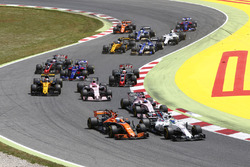 Felipe Massa, Williams FW40; Fernando Alonso, McLaren MCL32; Esteban Ocon, Sahara Force India F1 VJM