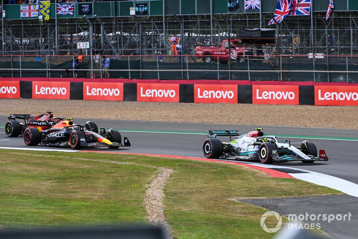 Lewis Hamilton, Mercedes W13, Sergio Perez, Red Bull Racing RB18, Charles Leclerc, Ferrari F1-75