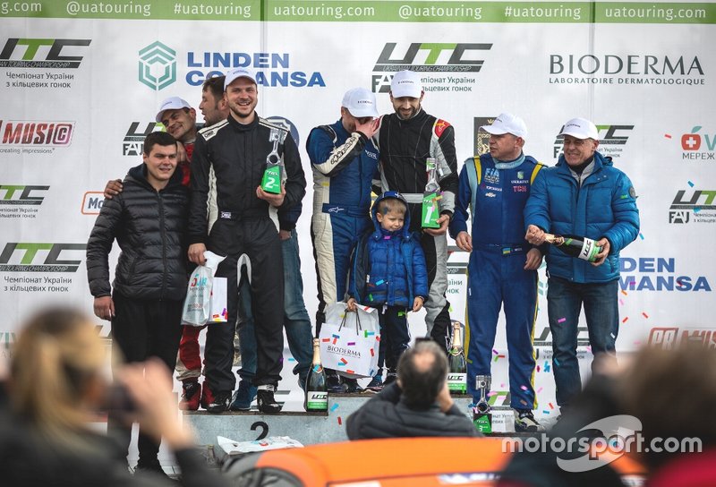 Подіум командного заліку: SDrive, Київ-Південь, Master Cart Racing Team
