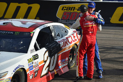 1. Matt Kenseth, Joe Gibbs Racing Toyota, mit Kyle Busch, Joe Gibbs Racing Toyota