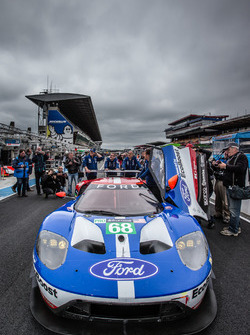 #68 Ford Chip Ganassi Racing Ford GT