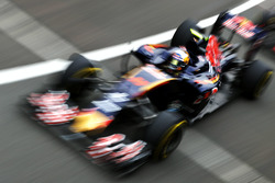 Карлос Сайнс-мол., Scuderia Toro Rosso STR11