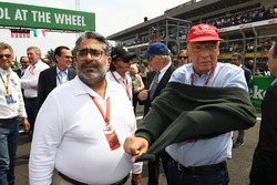 Niki Lauda, Mercedes AMG F1 Fahri Direktörü ve Shaikh Abdulla Bin Isa Al-Khalifa, FIA Motorsport Cou