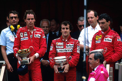 Podio: ganador de la carrera Alain Prost, McLaren, segundo lugar Gerhard Berger, Ferrari, tercer lugar Michele Alboreto, Ferrari