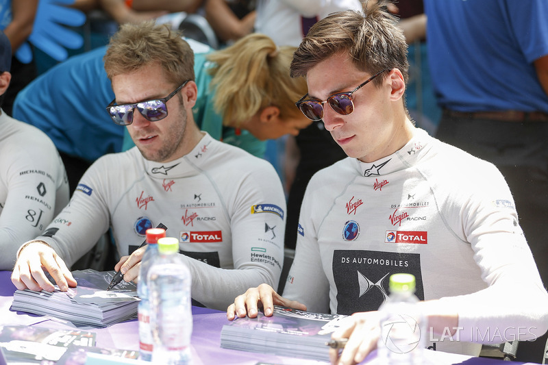 Sam Bird, DS Virgin Racing, Alex Lynn, DS Virgin Racing at the autograph session
