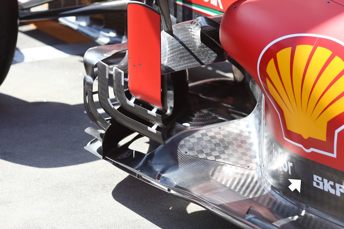 Понтон Ferrari SF1000 и крышка отверстия для подкачки воздуха