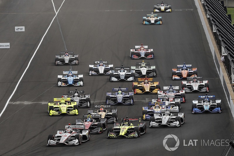 4. La multitudinaria salida del GP de Indianápolis de IndyCar
