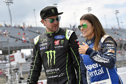 Kurt Busch, Stewart-Haas Racing Ford, Danica Patrick, Stewart-Haas Racing Ford