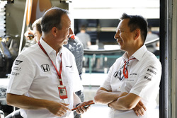 Jonathan Neale, Managing Director, McLaren, Yusuke Hasegawa, Senior Managing Officer, Honda