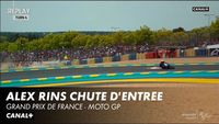 La chute d'Álex Rins en reprenant la piste