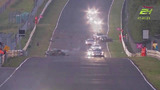 24 horas Nürburgring: Choque de Joshua Burdon, Robert Falcon