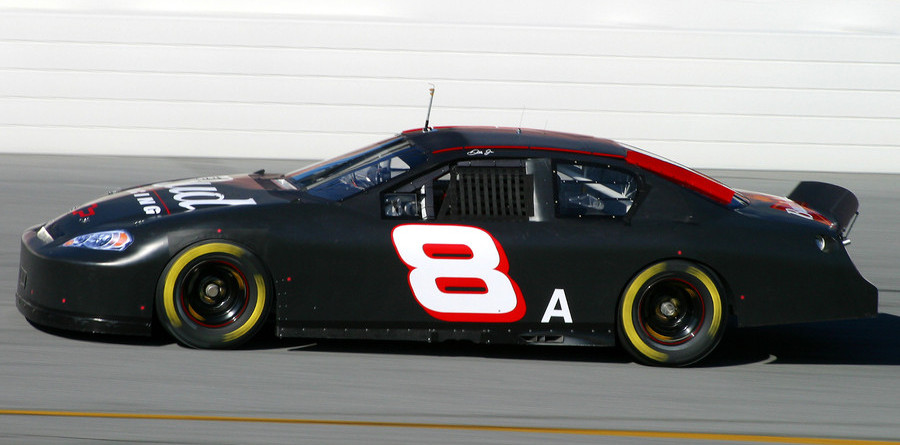 Earnhardt Jr looking forward to 2006