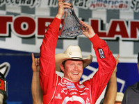 Dixon widens point lead with Texas win Dixon widens point lead with Texas win