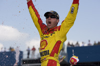 Ingram's Flat Spot On: Harvick headed for title? Ingram's Flat Spot On: Harvick headed for title?