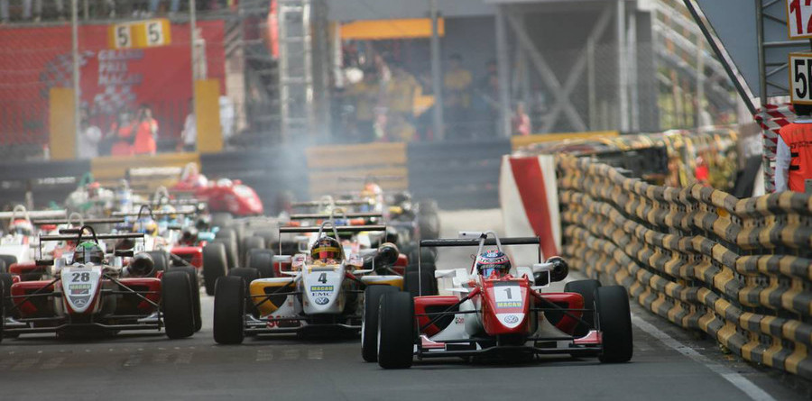 Signature dominate Macau qualifying race Signature dominate Macau qualifying race