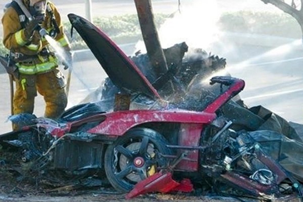 Cars don't kill people, people kill people Cars don't kill people, people kill people