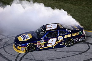 Chase Elliott scores third win of the season at Chicagoland