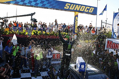 Kyle Busch cruises to carbon-copy Nationwide win at Dover