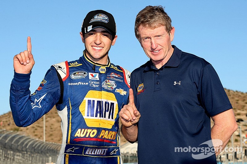 Chase Elliott clinches Nationwide title as NASCAR's youngest national champion