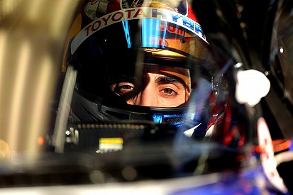 Buemi sigue como piloto reserva de Red Bull en en 2015