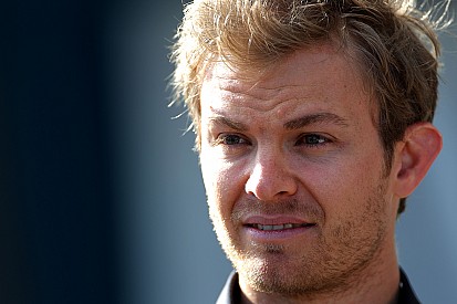 Habrá de nuevo una gran batalla contra Hamilton: Rosberg