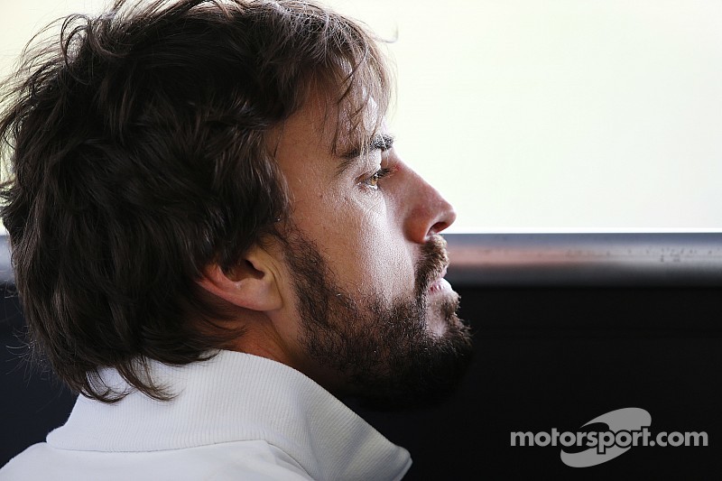 Alonso débute un marathon de tests médicaux