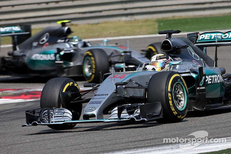 Hamilton dice que Rosberg no se esforzó lo suficiente
