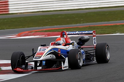 Competitivo debut de Pietro en la F3