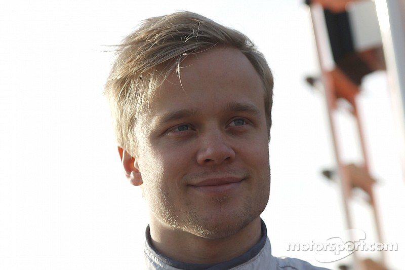 Felix Rosenqvist perpétue sa domination avec la pole position