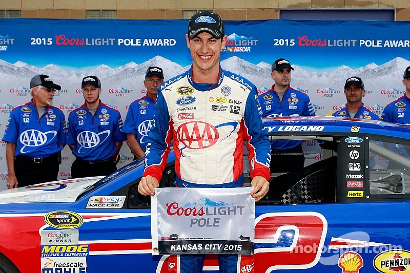 Joey Logano gana la pole position