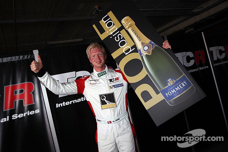 Nicki Thiim se queda con la pole en Portimao