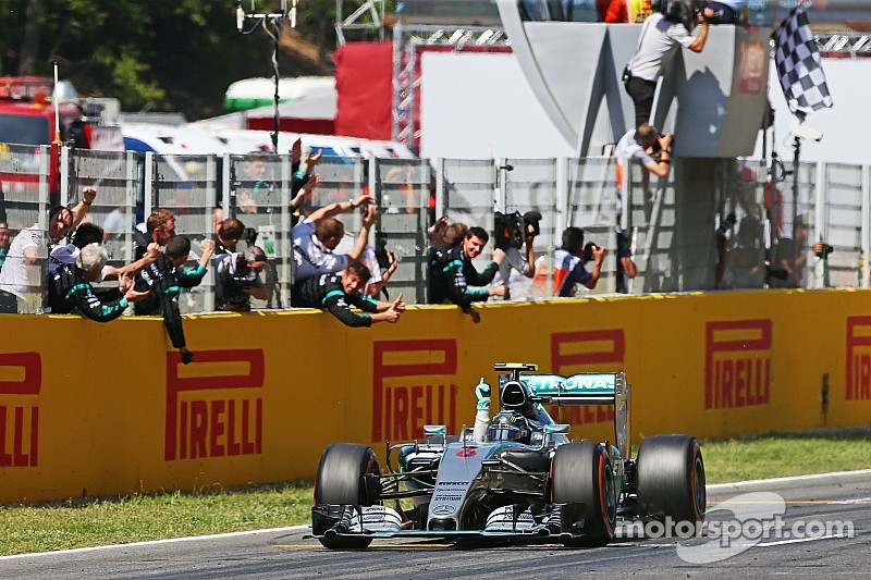 Rosberg s'impose à Barcelone au volant d'une Mercedes dominatrice