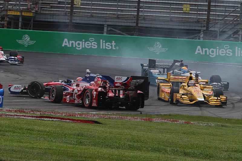 Vidéo - Le carambolage au départ du GP d'Indy