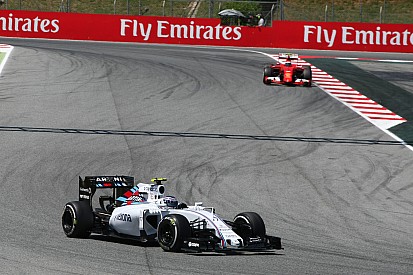 Bottas satisfecho por mantener a un Ferrari detrás