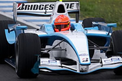 La pioggia rallenta i test di Schumi a Jerez