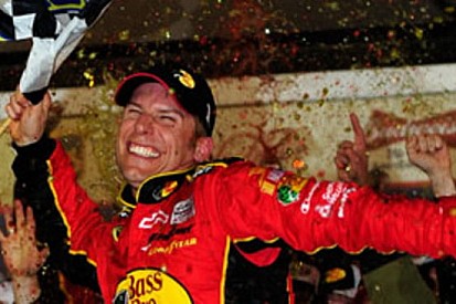 Nascar: McMurray è il re di Daytona
