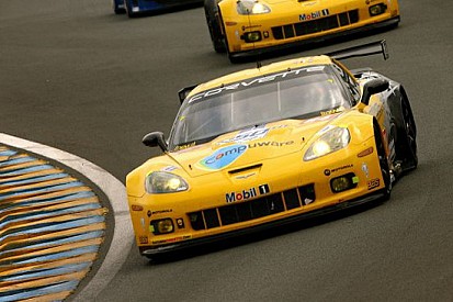 Gran botto per la Corvette leader in GT2: safety car