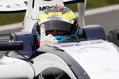 Seconda pole stagionale per Dean Stoneman