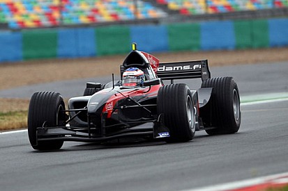 Grosjean conquista la pole anche a Magny-Cours