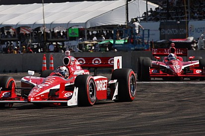 Castroneves penalizzato, la vittoria va a Dixon
