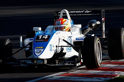 Tripletta Signature in qualifica a Brands Hatch
