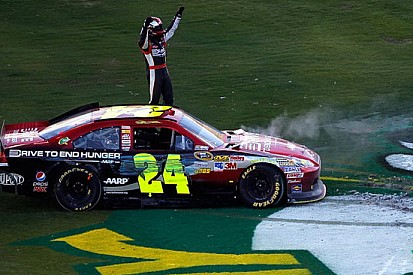 Jeff Gordon ritrova la vittoria dopo quasi due anni!