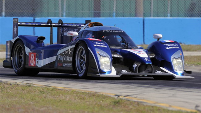 La Peugeot guida i primi test a Sebring