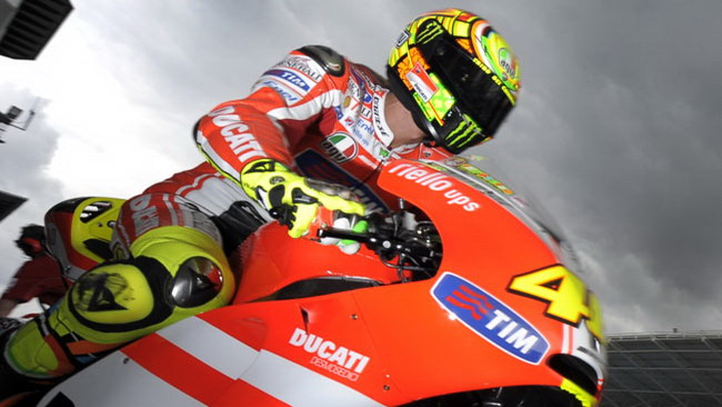 Valentino lamenta carenza di grip all'anteriore