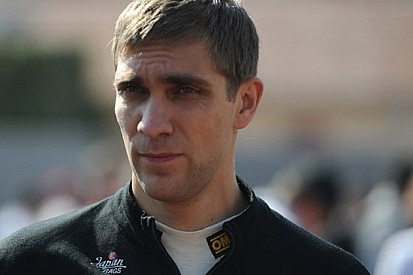 Bandiera rossa per Petrov, ma la gara riparte...