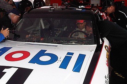 Hamilton si gode il debutto su una NASCAR
